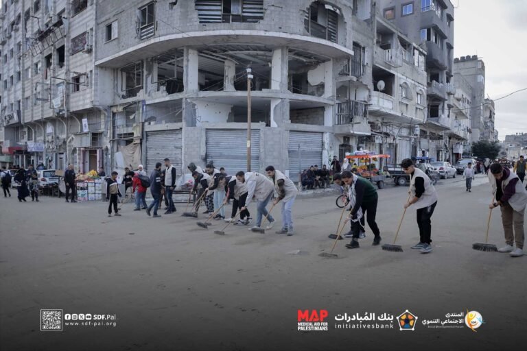مبادرة بالشباب بتعمر.. من أجل غزة جميلة