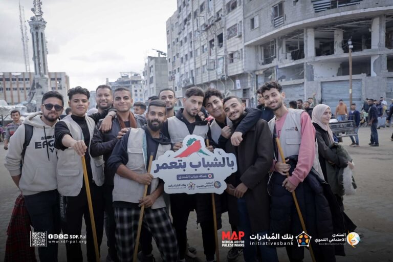 مبادرة بالشباب بتعمر.. من أجل غزة جميلة