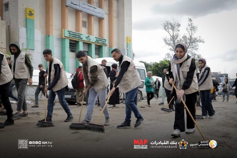 مبادرة بالشباب بتعمر.. من أجل غزة جميلة