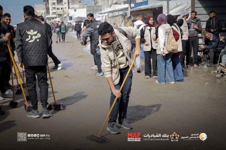 مبادرة بالشباب بتعمر.. من أجل غزة جميلة